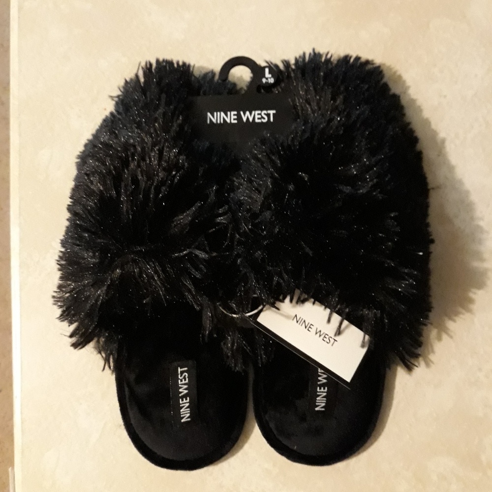 Fluffy Nine West slippers sz 9